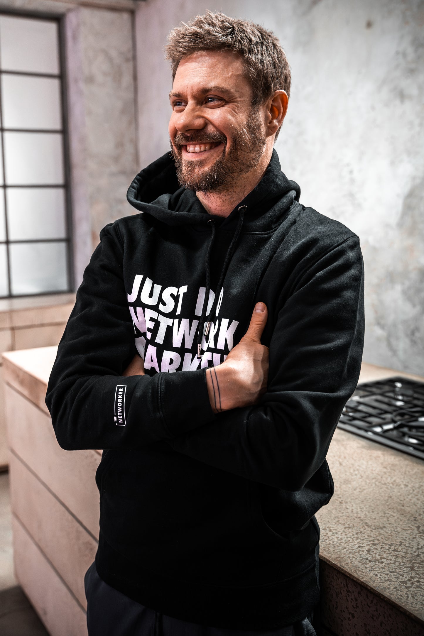 JUST DO NETWORK MARKETING.  Hoodie in schwarz