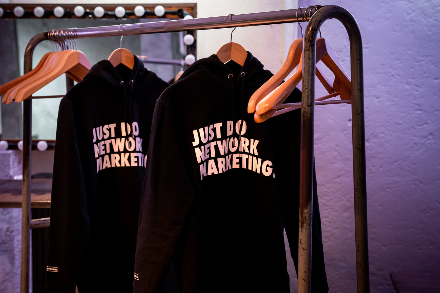 JUST DO NETWORK MARKETING.  Hoodie in schwarz