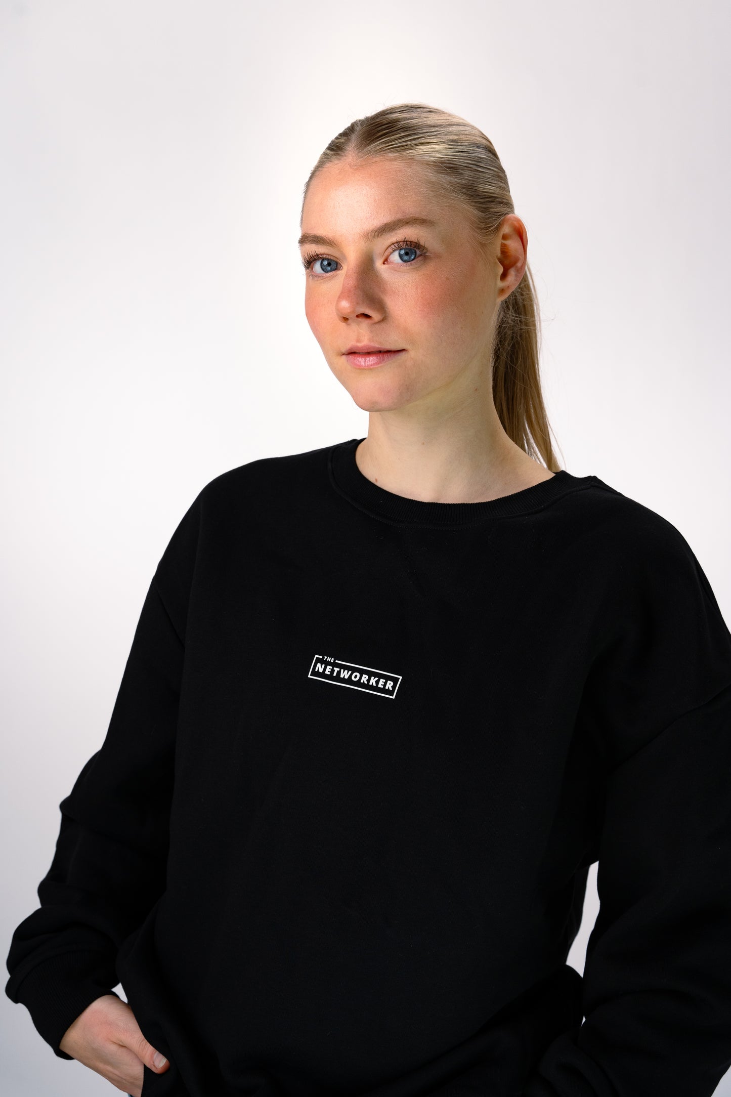 Crewneck THE NETWORKER in schwarz