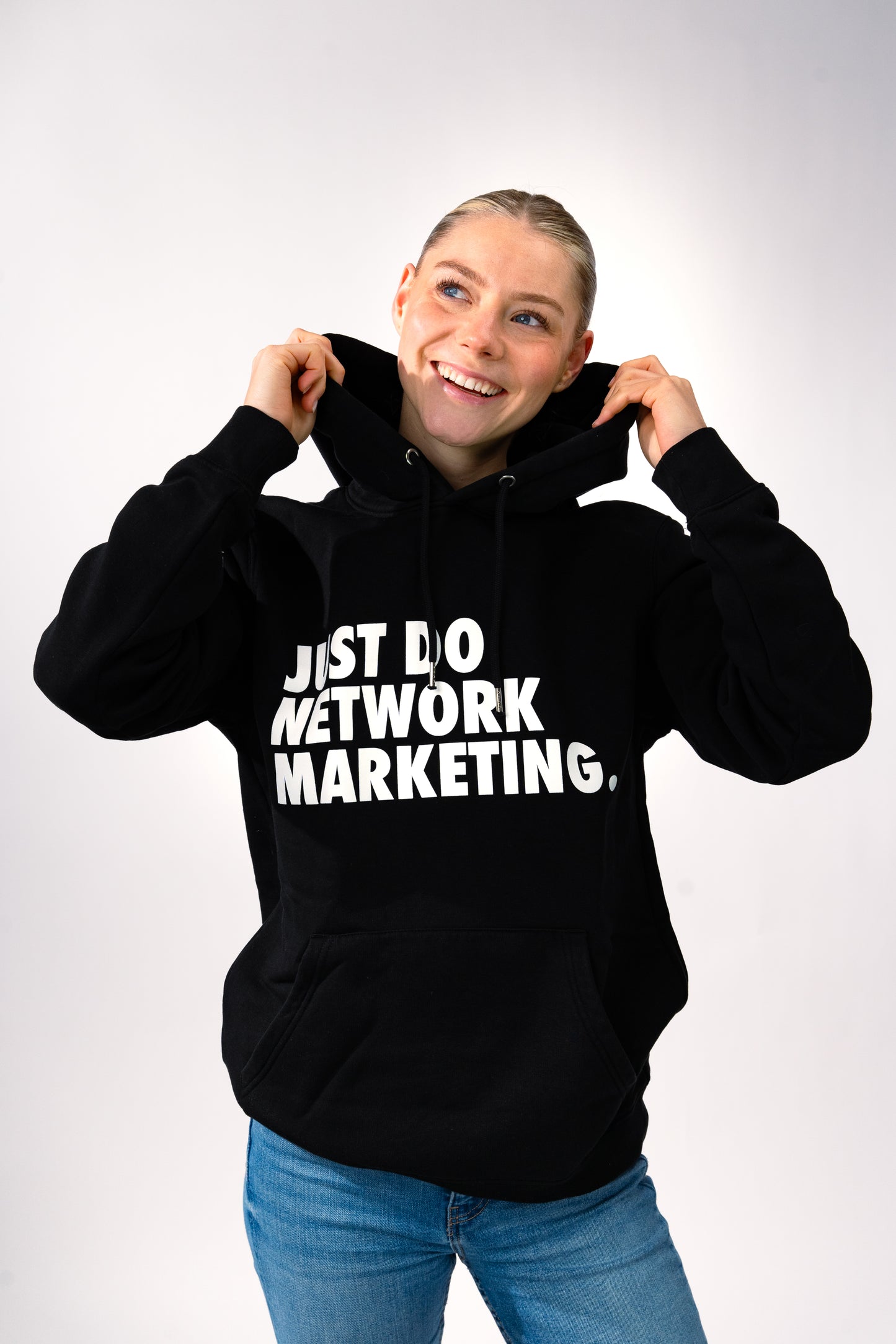 JUST DO NETWORK MARKETING.  Hoodie in schwarz