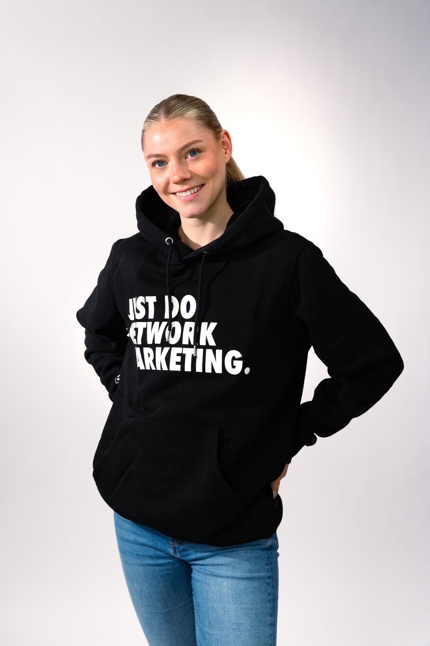 JUST DO NETWORK MARKETING.  Hoodie in schwarz